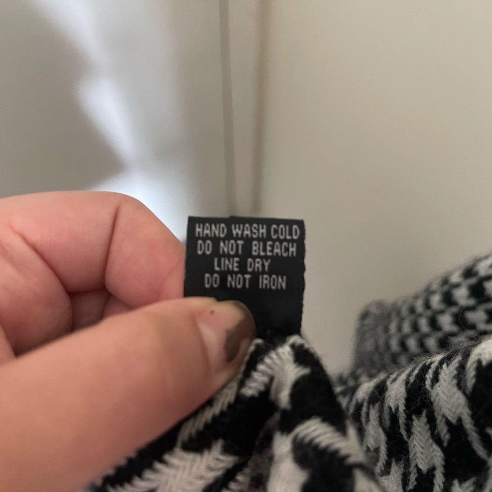 Houndstooth Pattern Wrap - image 5